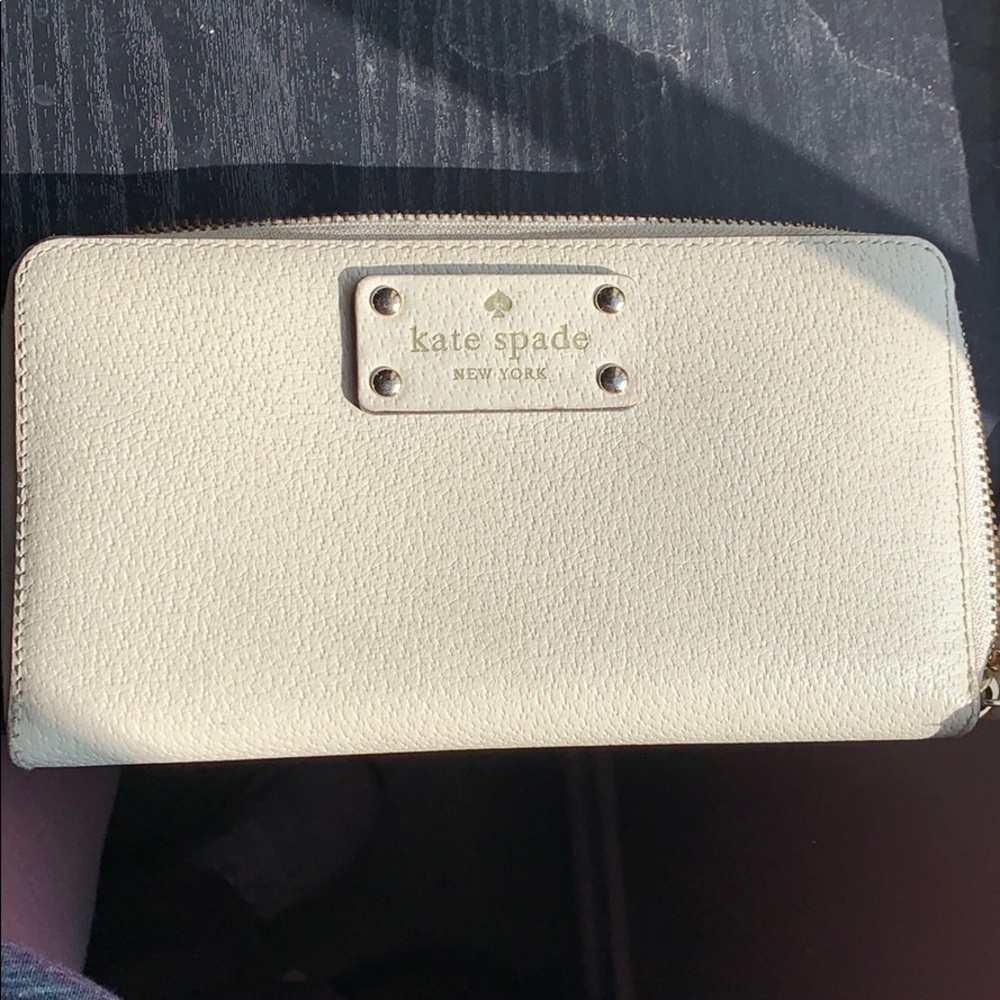 Kate Spade Wallet (off white)